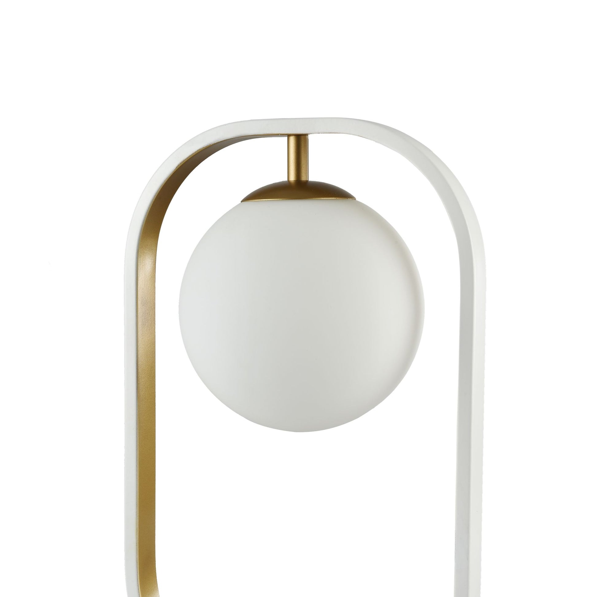 Une Lampe de Chevet contemporaine, fabriqué avec un globe lumineux entouré d'un cadre doré.