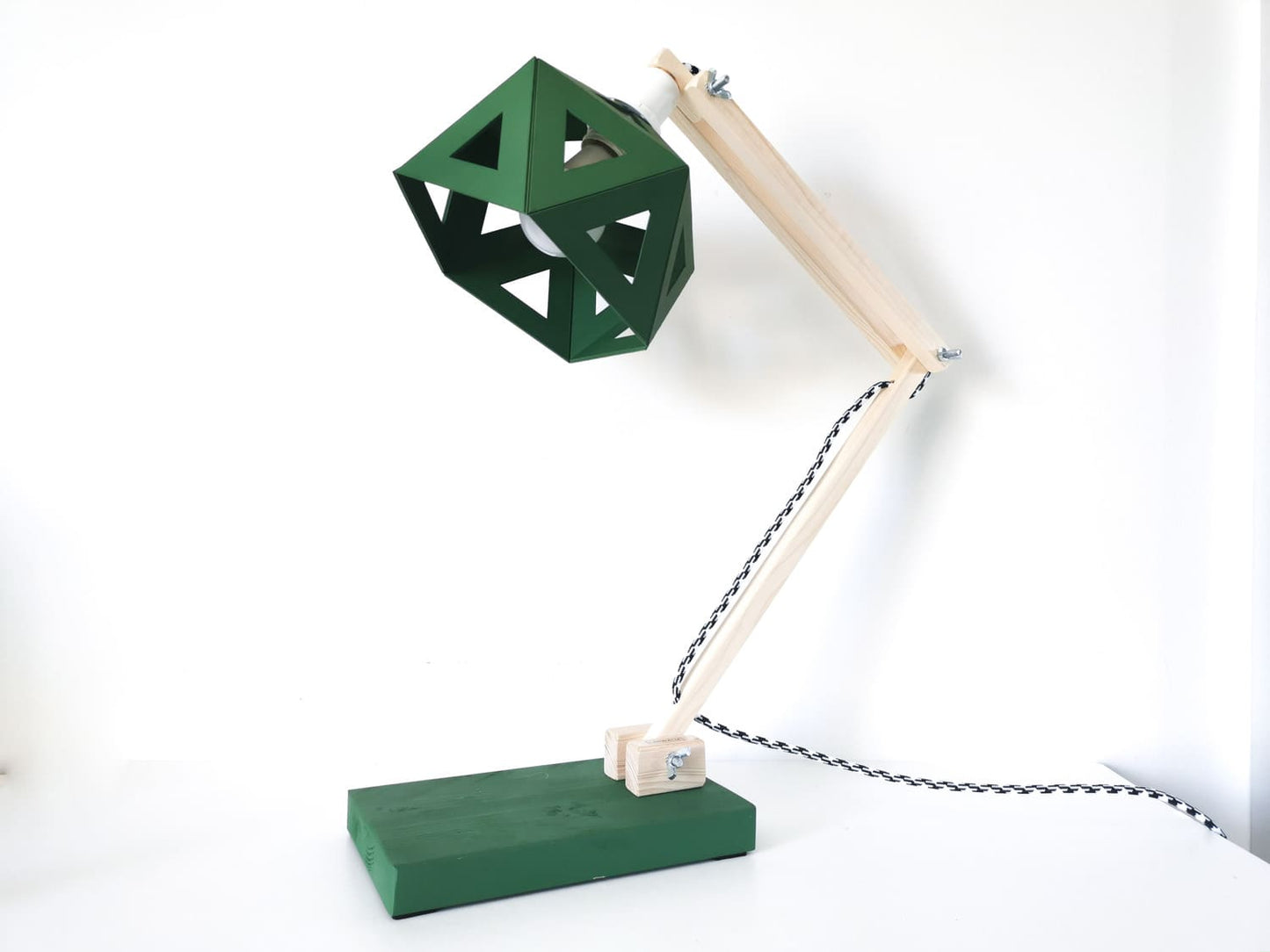 lampe de bureau de couleur verte kaki, fabrication en origami