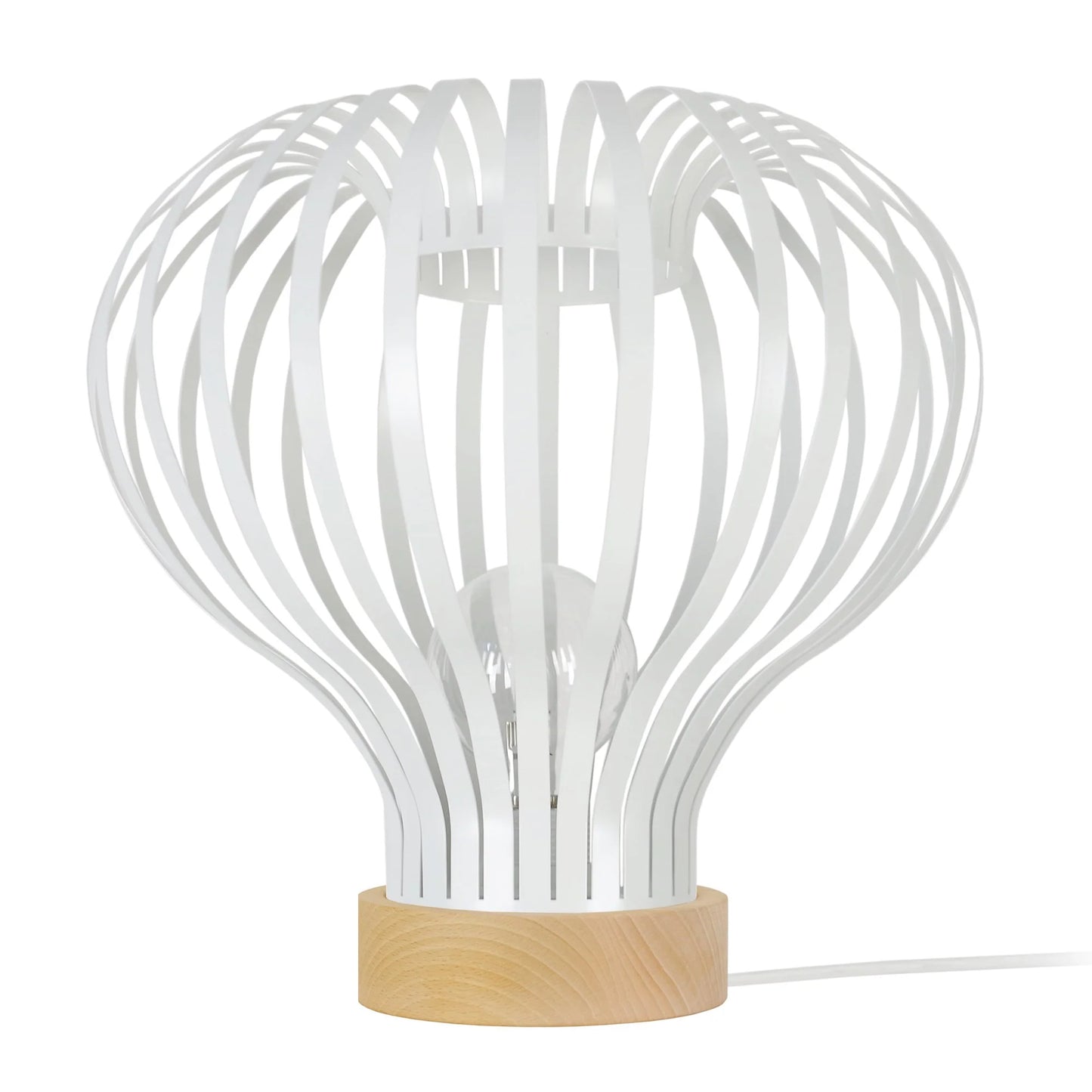 Une Lampe Design au style Vintage blanche issu de l'artisanat portugais.